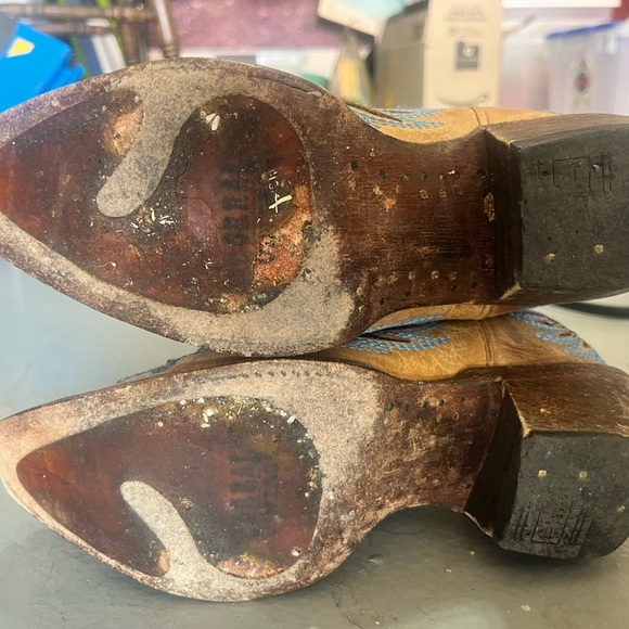 Corral Tan and Red Heeled Boots - Picture 4 of 7